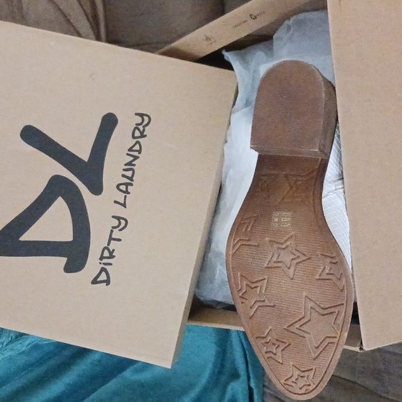 BOOTIES - Picture 3 of 3